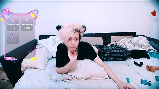 Littlepinkcat online show from June 29, 7:24 pm
