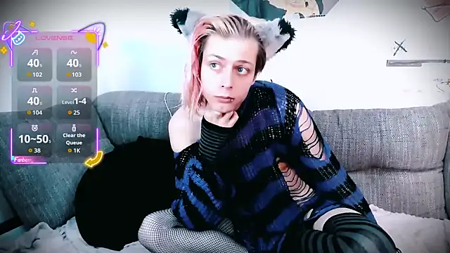 Littlepinkcat online show from October 16, 6:16 am