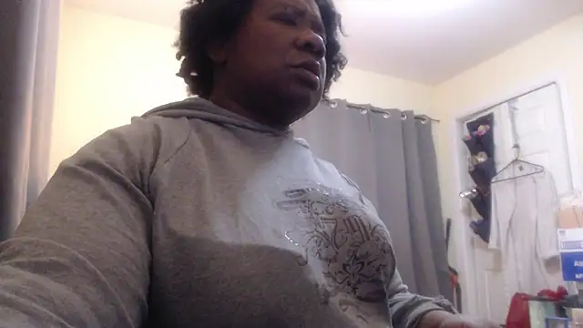 sluttyFetesa online show from February 4, 9:40 pm