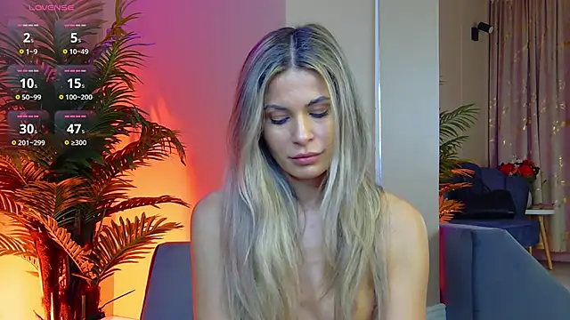 Avril Cyrus online show from November 15, 11:55 am