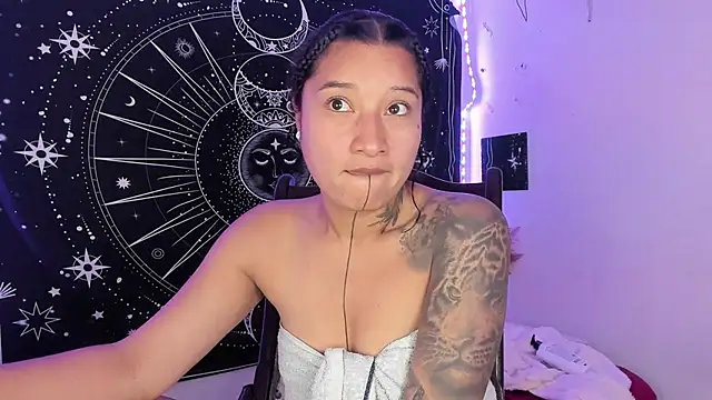 Eva Lee  online show from January 8, 8:29 am