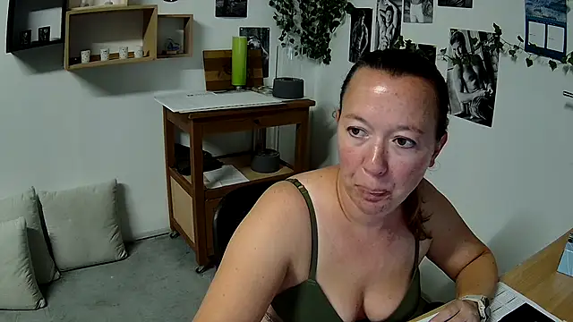 Snapshot of AnyaKrey@xh chatting on October 11, 5:48 pm AnyaKreyxh online show from October 11, 5:48 pm