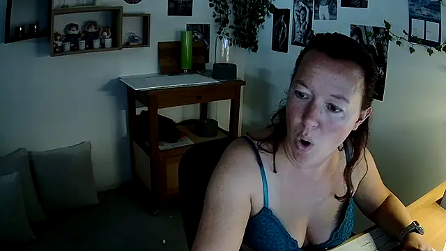 Snapshot of AnyaKrey@xh chatting on October 19, 11:56 am AnyaKreyxh online show from October 19, 11:56 am