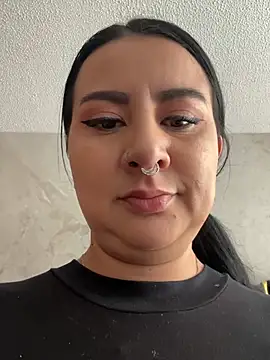Abril Luv online show from July 3, 1:06 pm