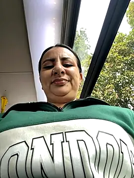 Abril Luv online show from October 30, 12:17 pm