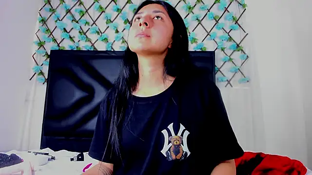EmmaWilliamss online show from June 16, 6:09 pm