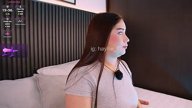 haylie  online show from August 6, 6:09 am