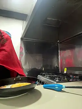 ZiaCalifa online show from February 4, 1:47 pm