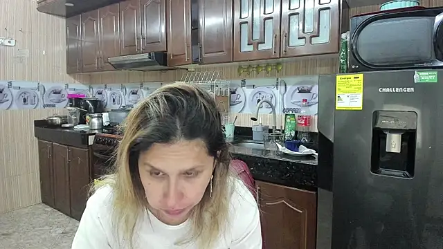 lauren ashlee online show from August 3, 2:56 pm