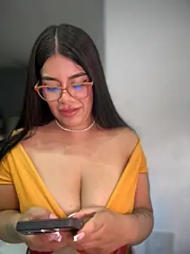 Insane Issa online show from March 1, 8:19 pm