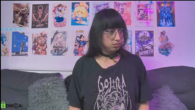 snowblack  online show from July 26, 6:37 pm