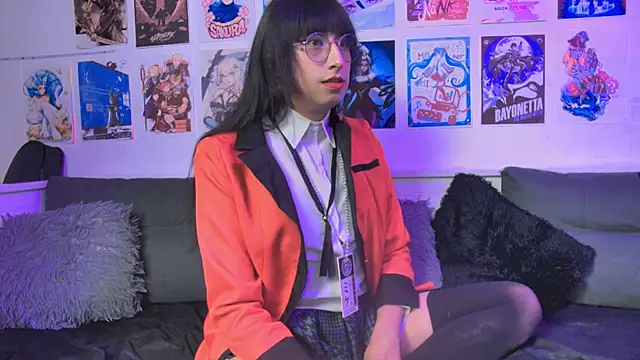 snowblack  online show from June 7, 5:20 pm