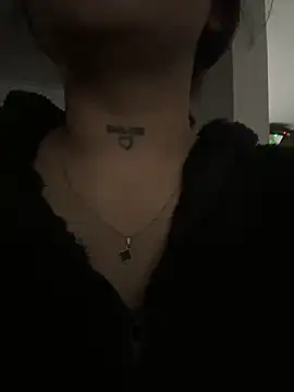 LunaBaker-1 online show from January 31, 10:30 pm