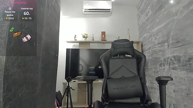 LunaBaker-1 online show from October 9, 8:24 pm