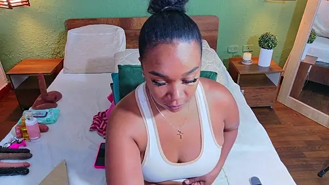 dannaahbrown online show from July 27, 8:06 pm
