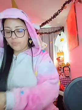 Snapshot of persefone_core chatting on October 31, 12:01 am persefone core online show from October 31, 12:01 am