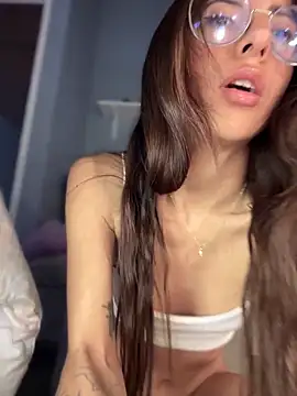 lauravasquez online show from October 5, 5:51 pm