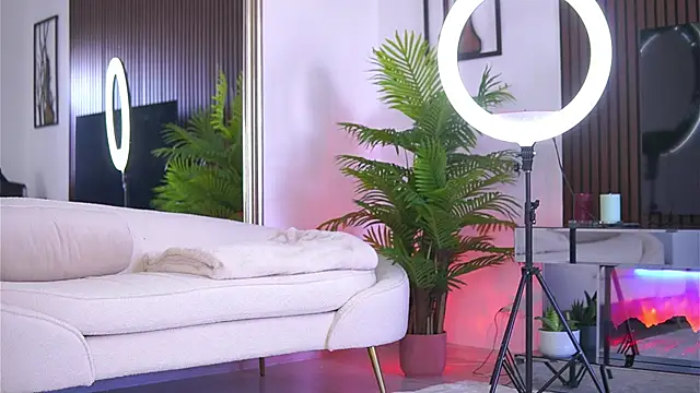 Abbela White online show from June 17, 5:42 am