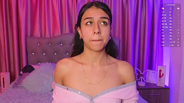 Emiily Scott1 online show from July 28, 3:59 am