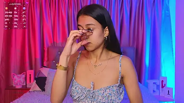 Emiily Scott1 online show from March 13, 12:02 am