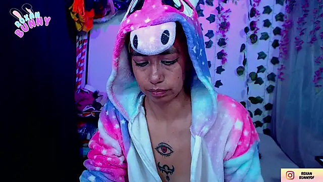Roxanbunny1 online show from September 15, 2:42 am