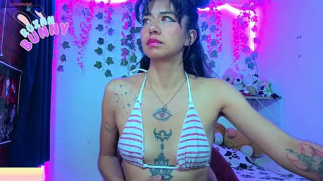 Roxanbunny1 online show from June 16, 2:45 am