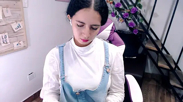 samantha baby  online show from March 1, 8:08 pm