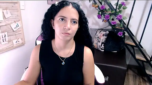 samantha baby  online show from August 1, 9:50 pm