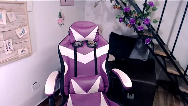samantha baby  online show from July 1, 10:31 pm