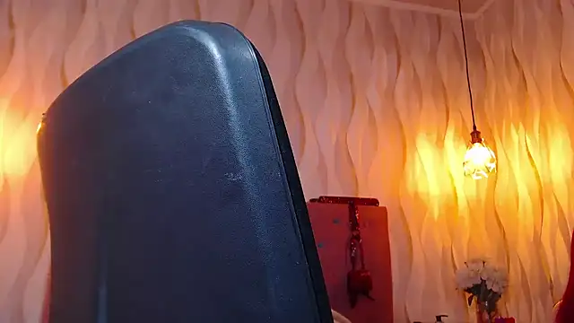 IsabelaLatina online show from March 7, 3:30 pm