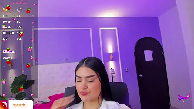 martinasaez online show from July 24, 7:55 pm