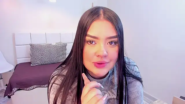 martinasaez online show from December 4, 2:19 pm