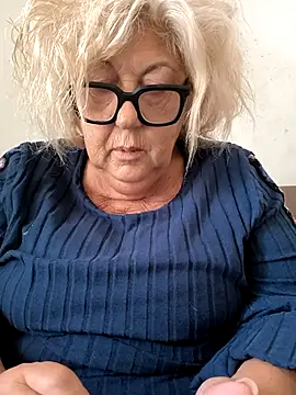 Snapshot of Merilulla chatting on October 1, 11:15 am Merilulla online show from October 1, 11:15 am
