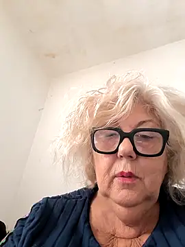Snapshot of Merilulla chatting on October 2, 11:37 am Merilulla online show from October 2, 11:37 am