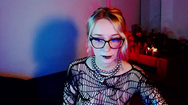 welliza online show from September 19, 3:33 pm