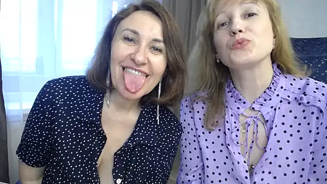 DonnaMagdalena online show from May 4, 2:43 pm