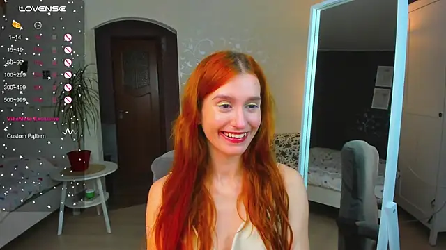 Snapshot of Sally_Biscuit chatting on October 15, 12:30 pm Sally Biscuit online show from October 15, 12:30 pm