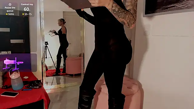 daiila jonnes online show from October 31, 6:12 pm