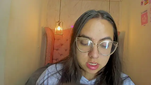 nalalye cruzz  online show from October 1, 2:49 am