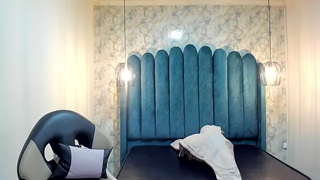 nalalye cruzz  online show from September 21, 2:32 am