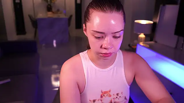 VixenMia online show from November 18, 4:02 am