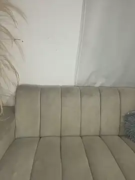 Luisa Fernandaa online show from February 20, 1:48 am