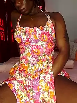 NicRaisaa online show from October 12, 6:05 am