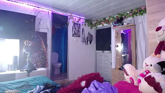 Snapshot of Samara_Beltran chatting on October 1, 5:01 am Samara Beltran online show from October 1, 5:01 am