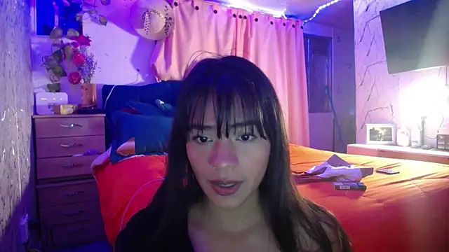 Snapshot of Samara_Beltran chatting on October 11, 5:23 am Samara Beltran online show from October 11, 5:23 am
