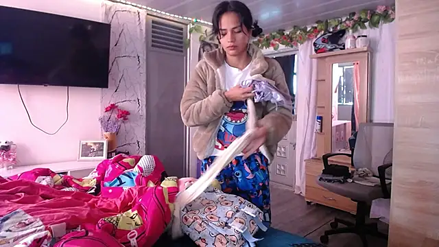 Snapshot of Samara_Beltran chatting on September 16, 11:40 am Samara Beltran online show from September 16, 11:40 am