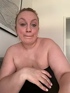 BBW Nora online show from July 29, 7:30 am