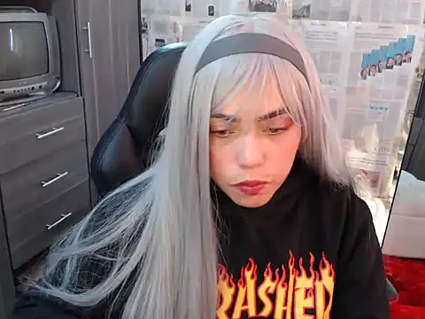 i am nina  online show from November 11, 5:32 pm