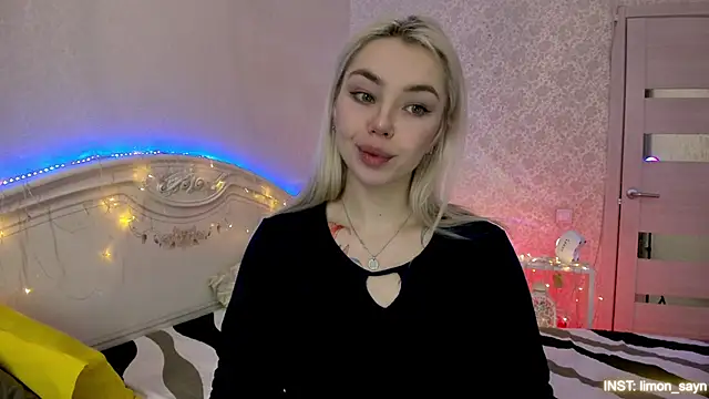 LillyMoure  online show from February 1, 11:14 pm