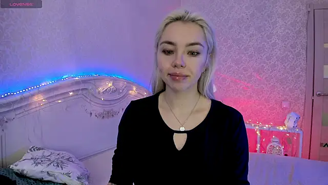 LillyMoure  online show from January 15, 11:44 pm